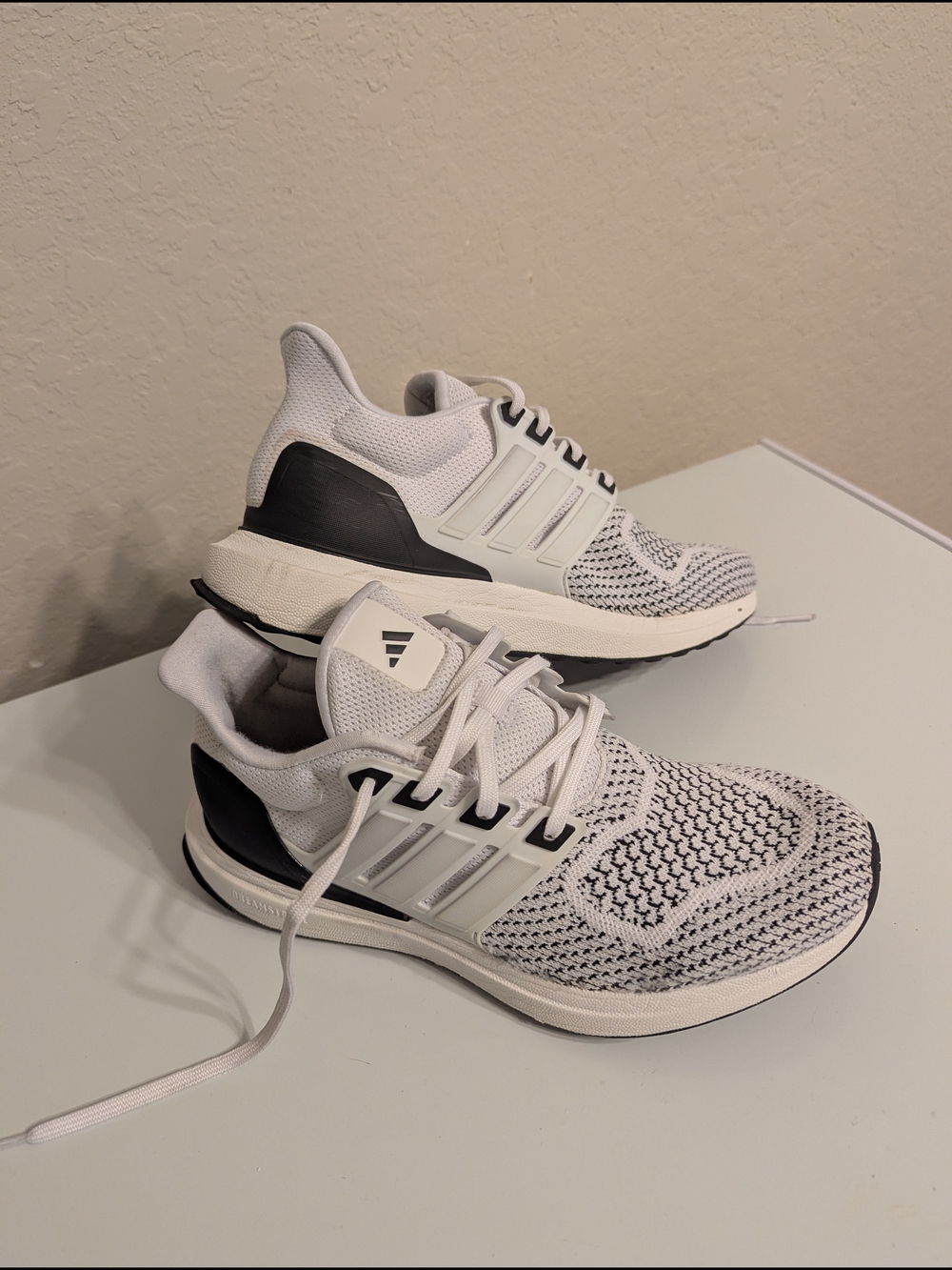 adidas Men’s White & Black Knit Running Sneakers